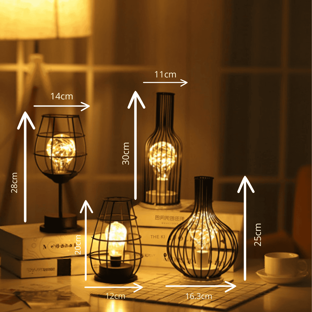 Bordlampe med åben metalskærm