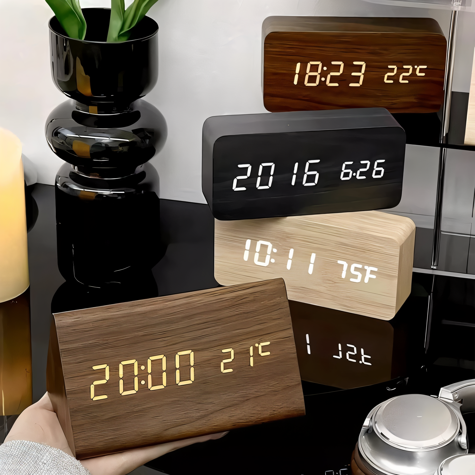 Digitalt LED vækkeur med temperaturmåler