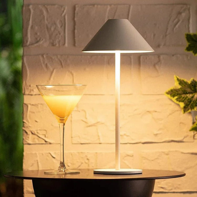 Konisk bordlampe med halo ring