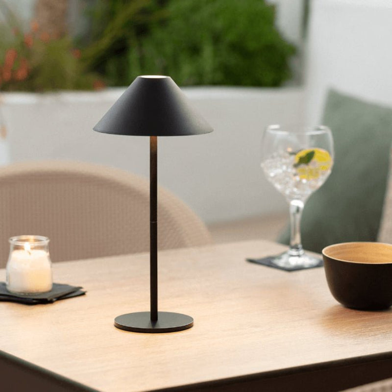 Konisk bordlampe med halo ring