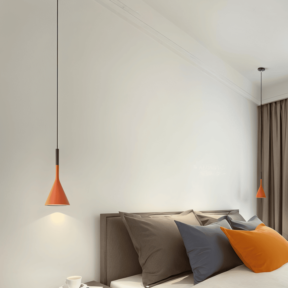 Konisk metalpendellampe med downlight