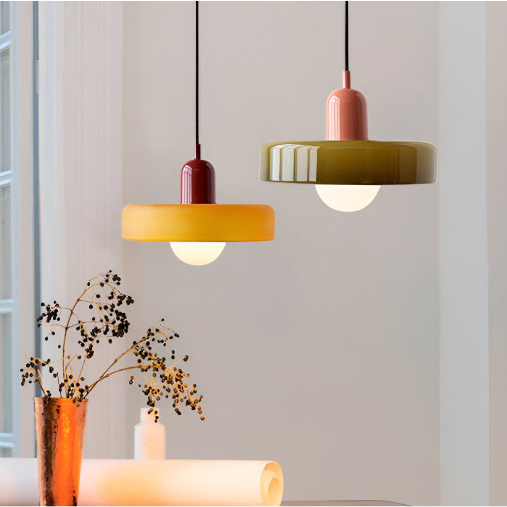 Loftslampe med pendel flad glasskærm med kuglepære