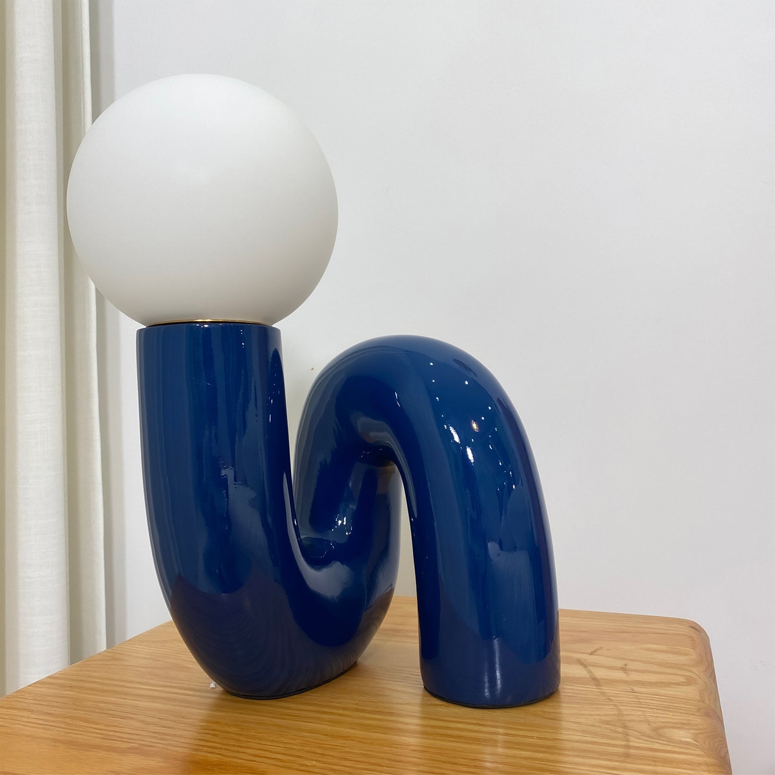 Spiral Glass Table Lamp Sculptural Resin Ribbon Shade Bedside Accent
