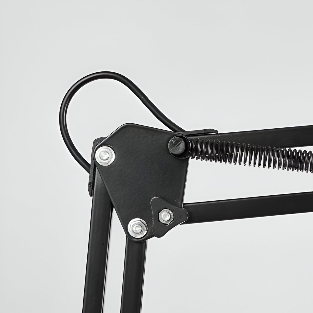 Roterende skrivebordslampe med klemme og dobbeltforbundet arm