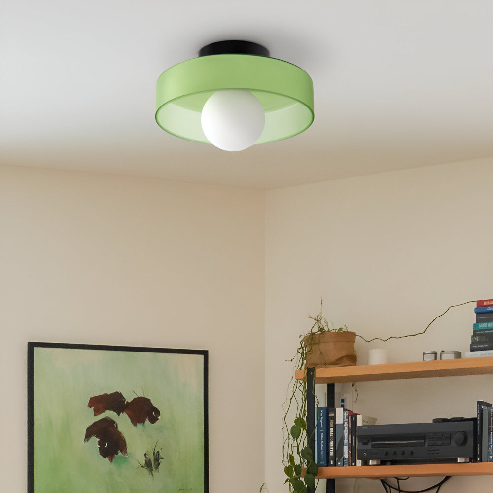Rund loftslampe i glas med opal glaskugle