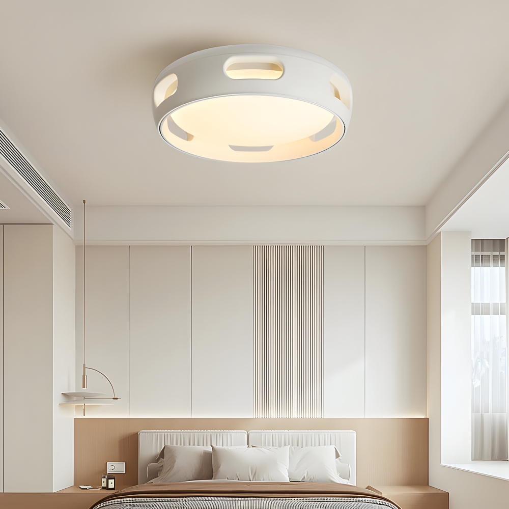 Rund loftslampe i ovale udskæringer og matteret diffuser