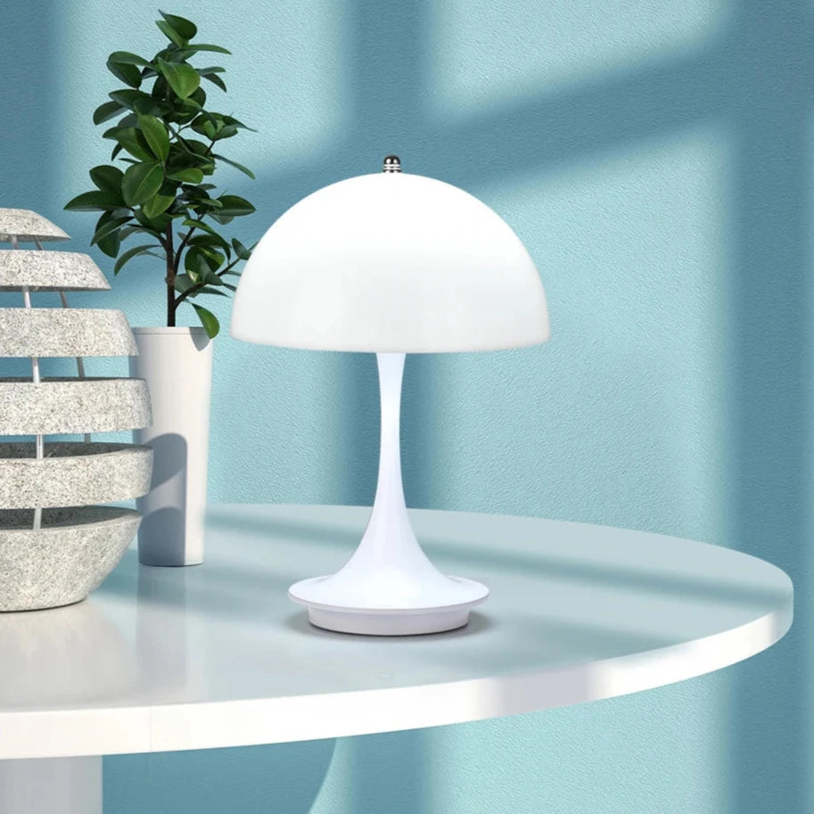 Trådløs LED-bordlampe med kuppelskærm