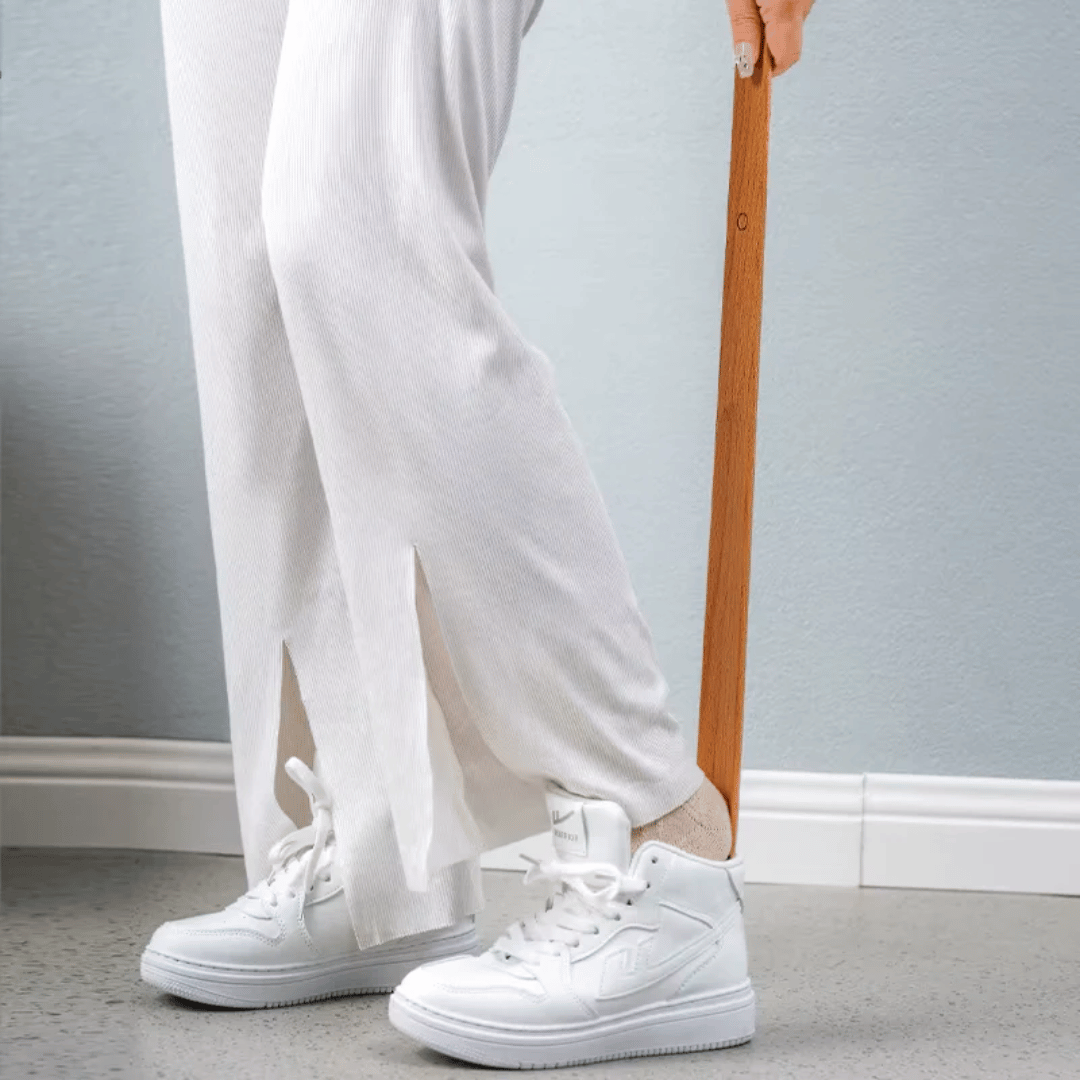 Long Handled Shoehorn Beech Wood with Magnetic Wall Mount