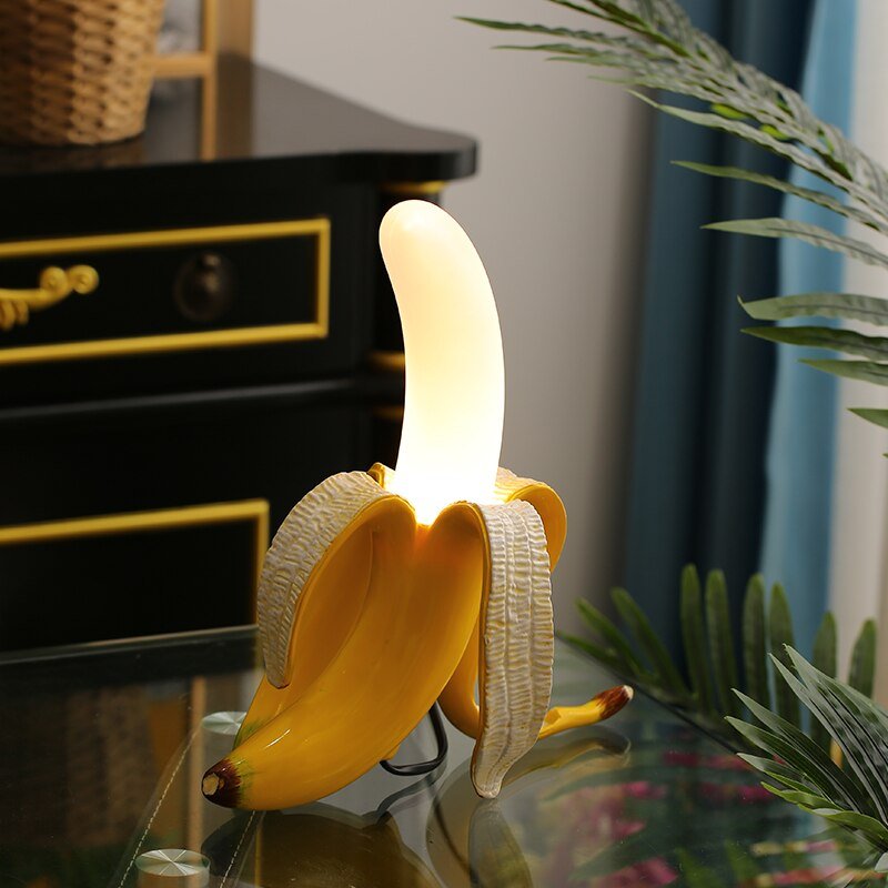 Bananbordlampe med skinnende metalfinish