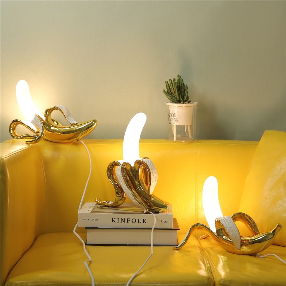 Bananbordlampe med skinnende metalfinish
