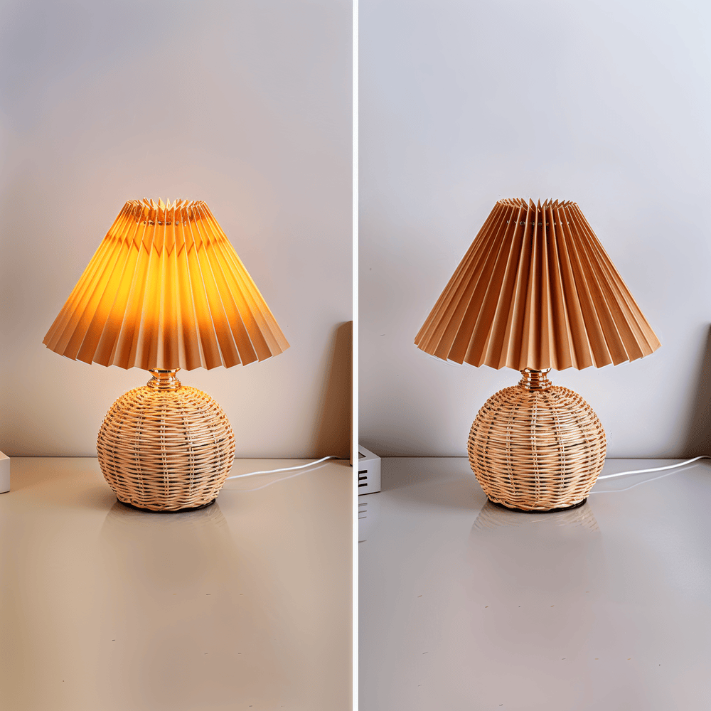 Bordlampe med plisseret skærm og flettet fod