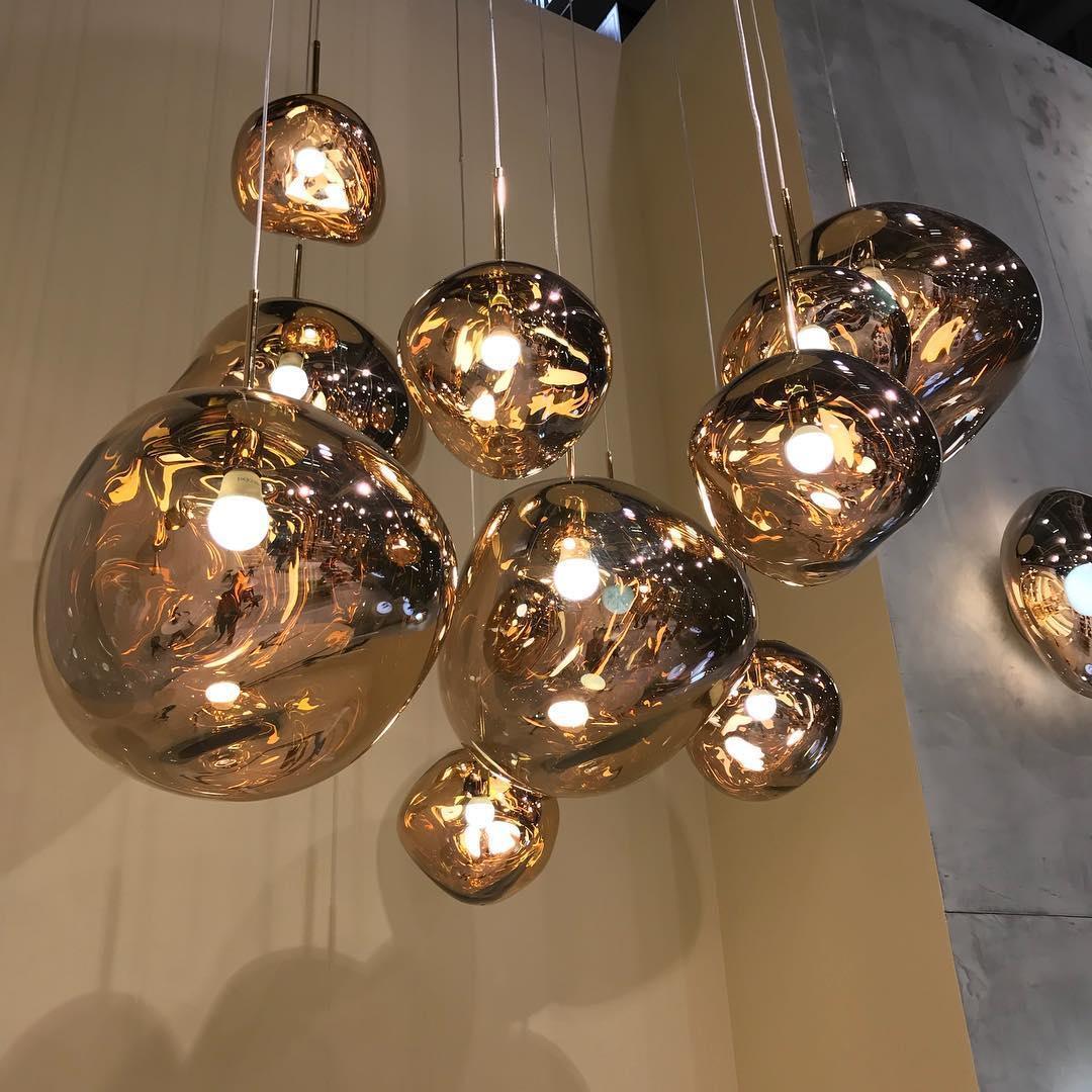Dekorativt hængelampesæt med design i smeltet glas og LED belysning