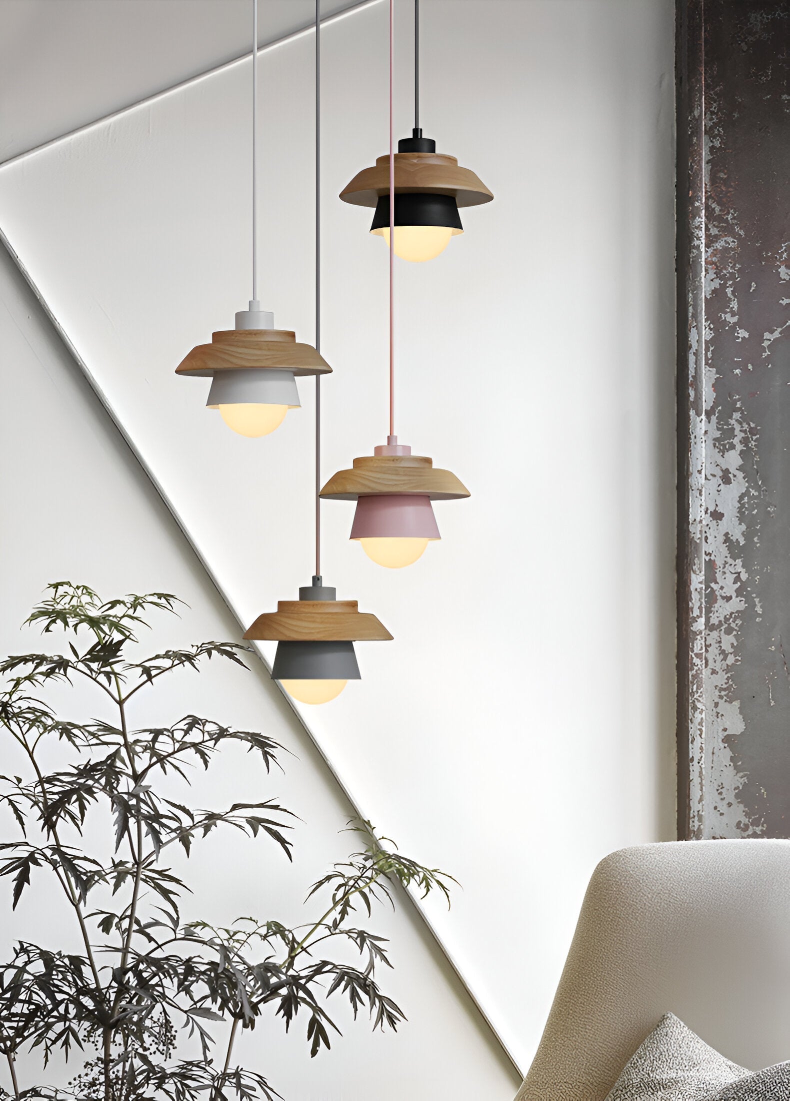 Hængende lagdelt loftslampe med træskærm