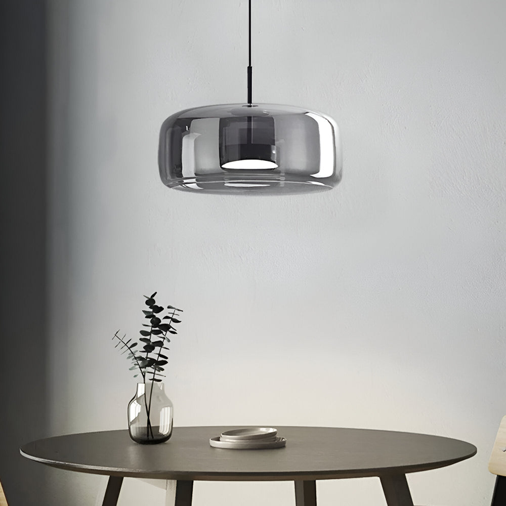 Hængende vedhæng i ravfarvet glas med indvendig LED lyskilde