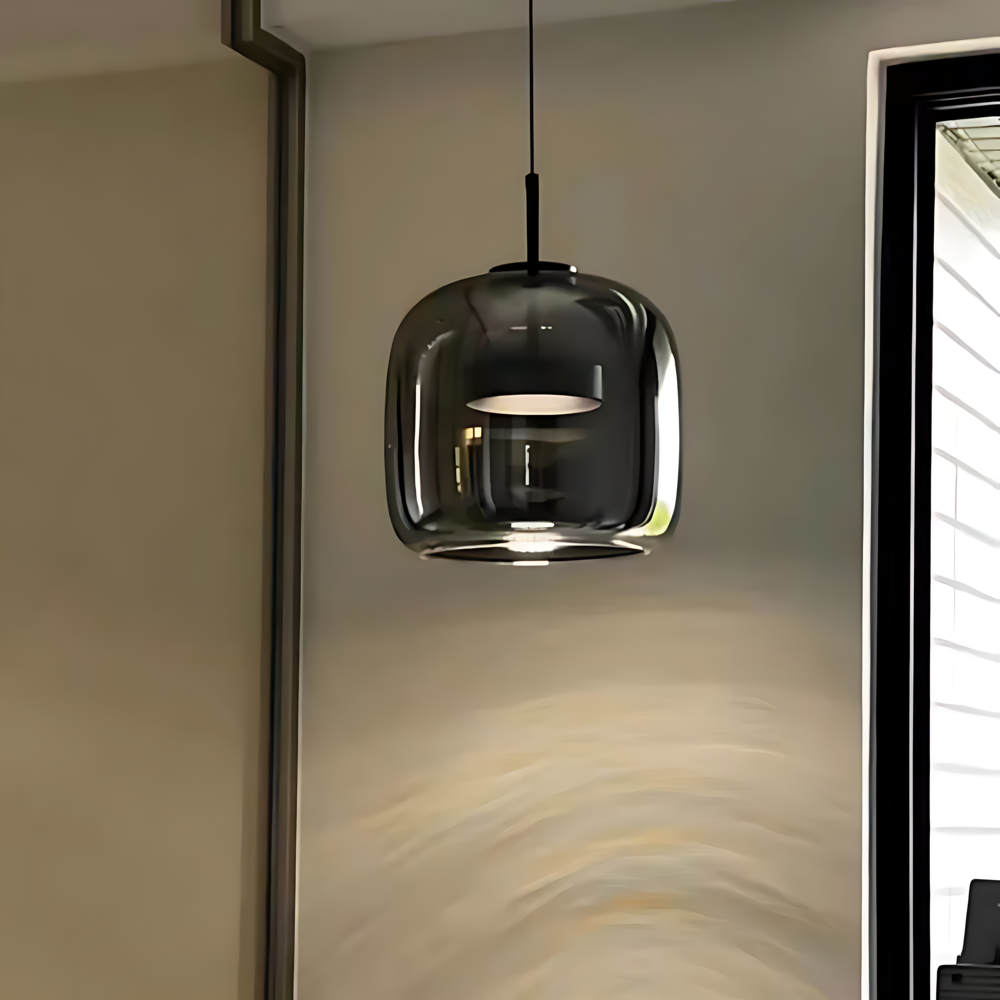 Hængende vedhæng i ravfarvet glas med indvendig LED lyskilde