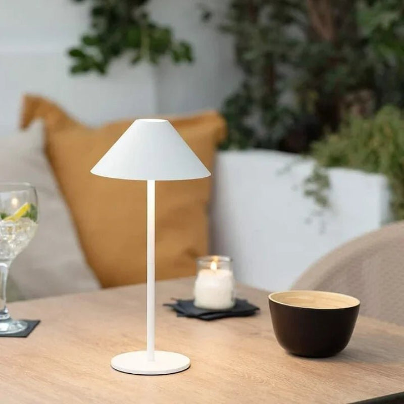 Konisk bordlampe med halo ring