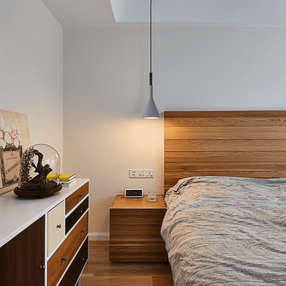 Konisk metalpendellampe med downlight