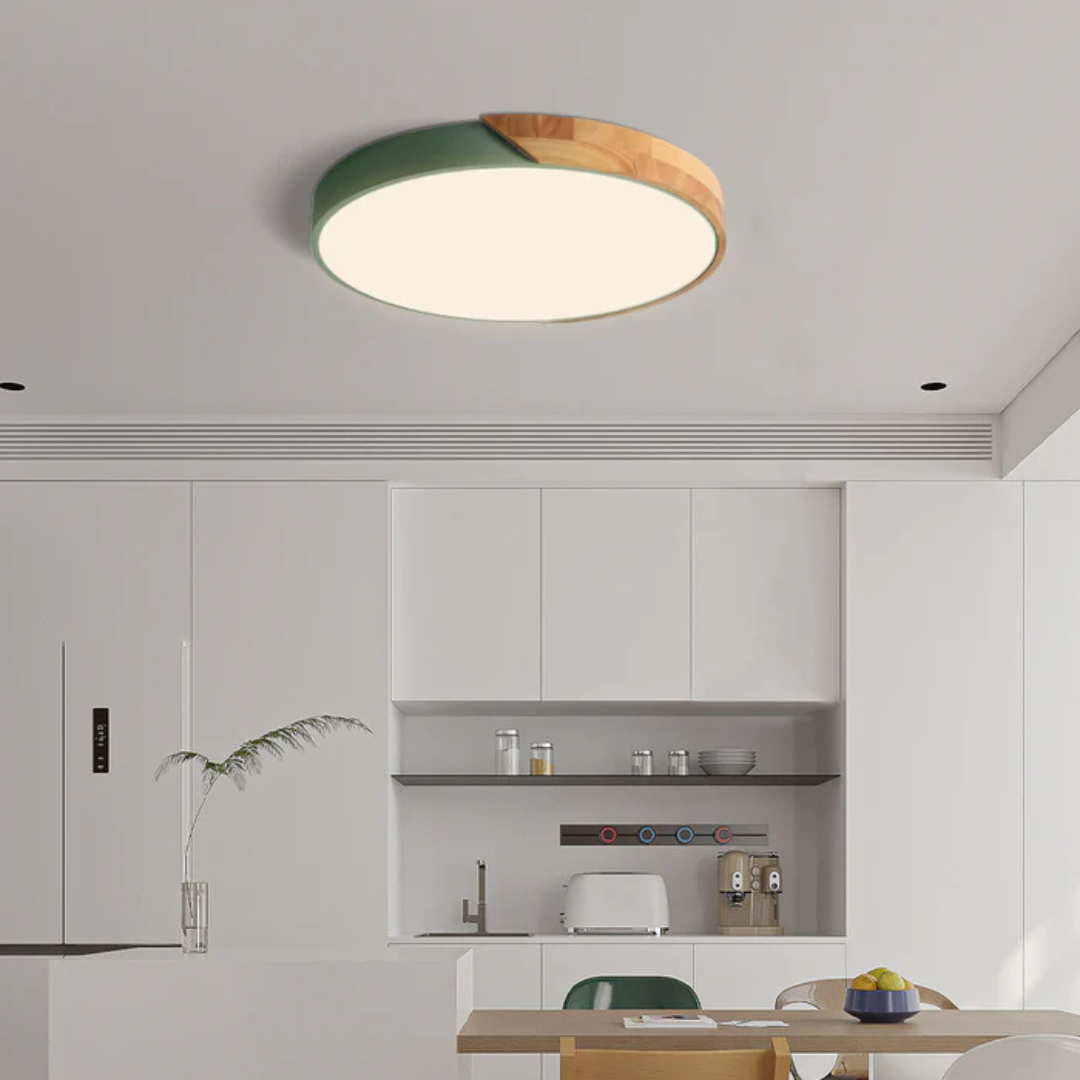 LED loftslampe rund planforsænket med trædetaljer skandinavisk design til stue eller soveværelse