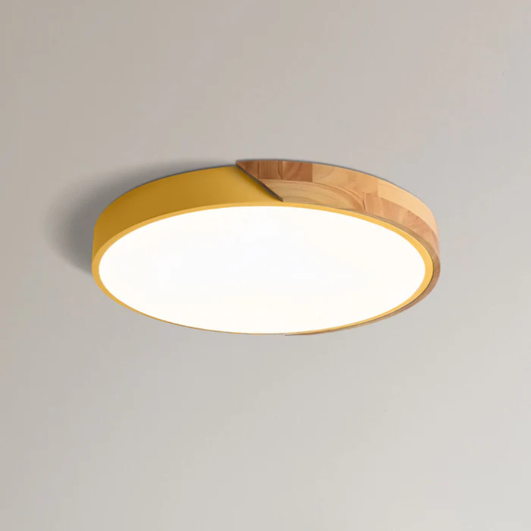 LED loftslampe rund planforsænket med trædetaljer skandinavisk design til stue eller soveværelse