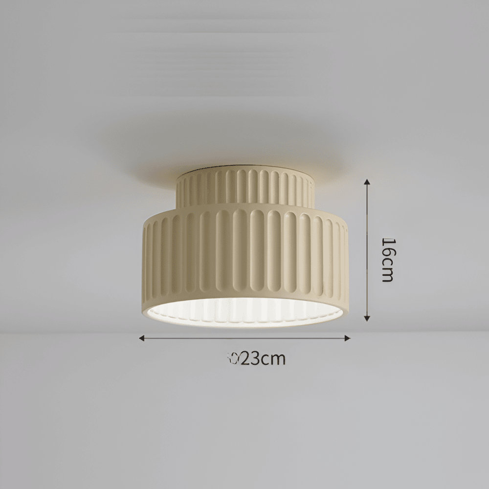 Loftlampe i resin med riflet design