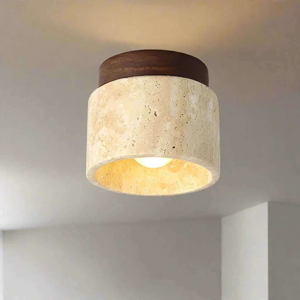 Loftlampe med cylindrisk stenærm og træring