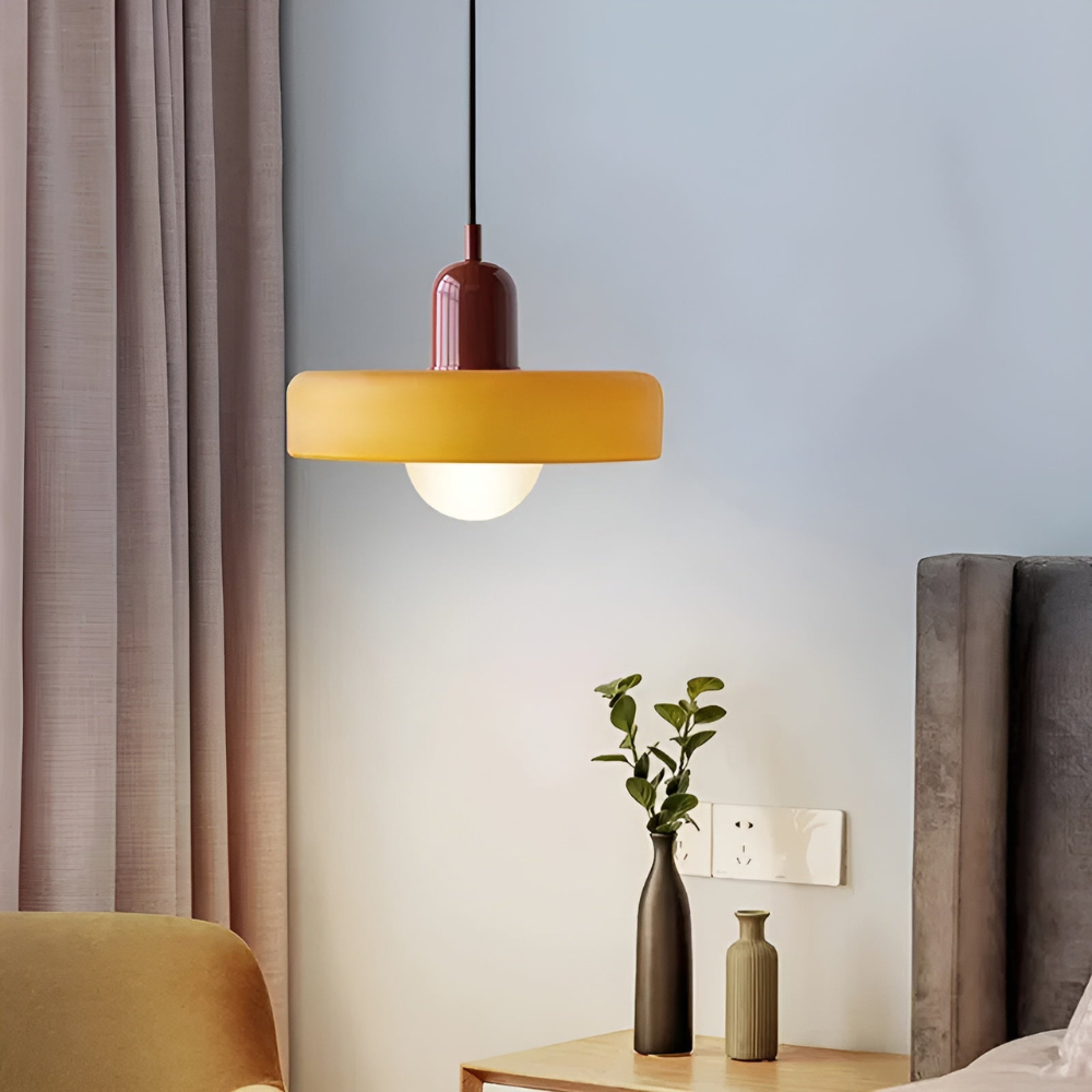 Loftslampe med pendel flad glasskærm med kuglepære