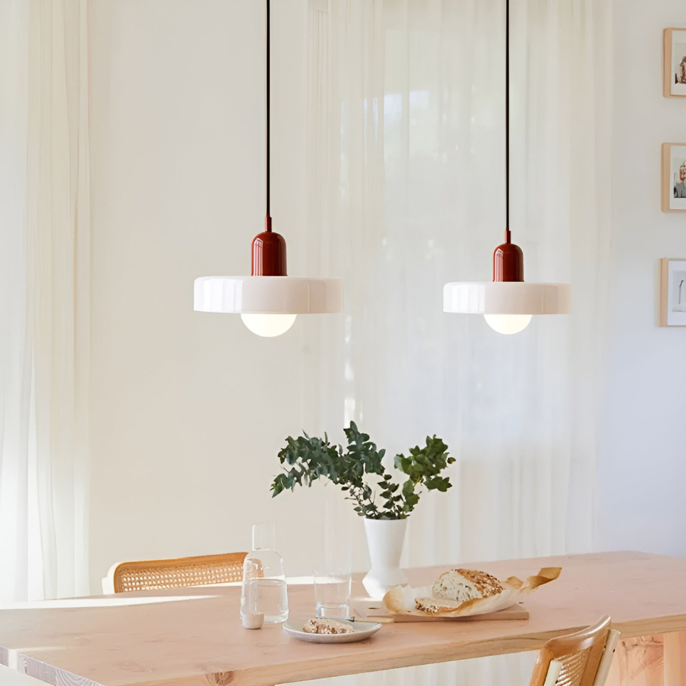 Loftslampe med pendel flad glasskærm med kuglepære
