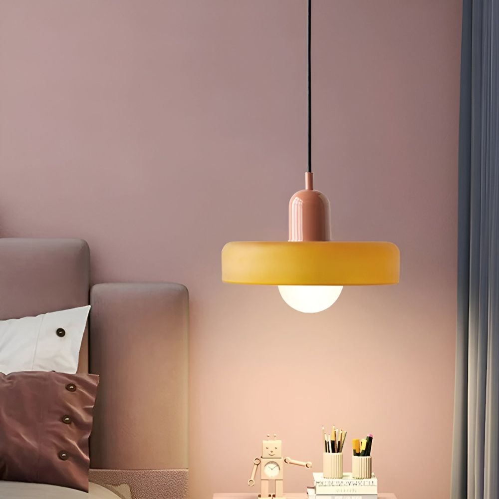 Loftslampe med pendel flad glasskærm med kuglepære