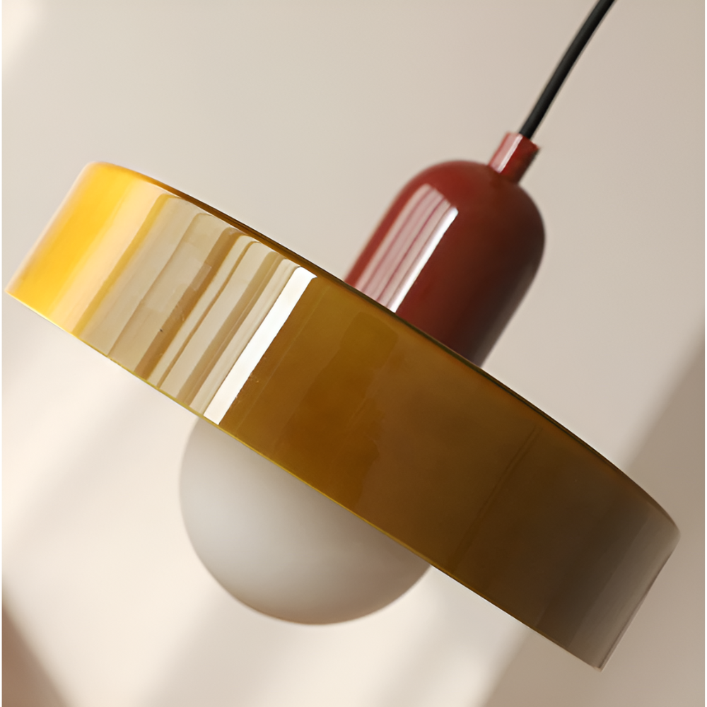 Loftslampe med pendel flad glasskærm med kuglepære