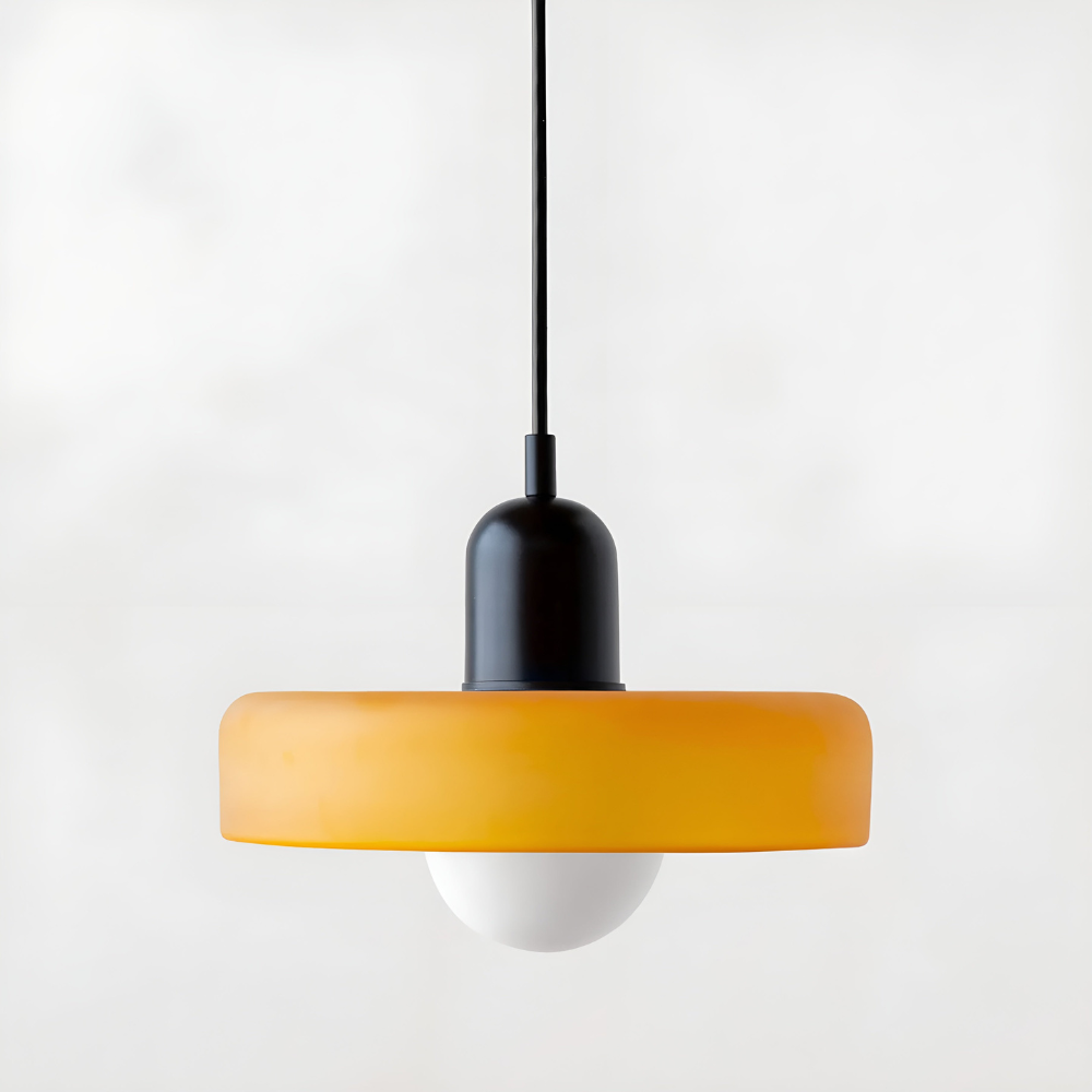 Loftslampe med pendel flad glasskærm med kuglepære