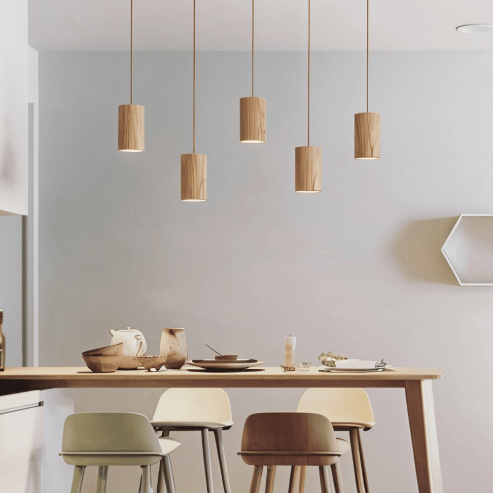 Pendel spisebordslampe i trædesign med spotlys