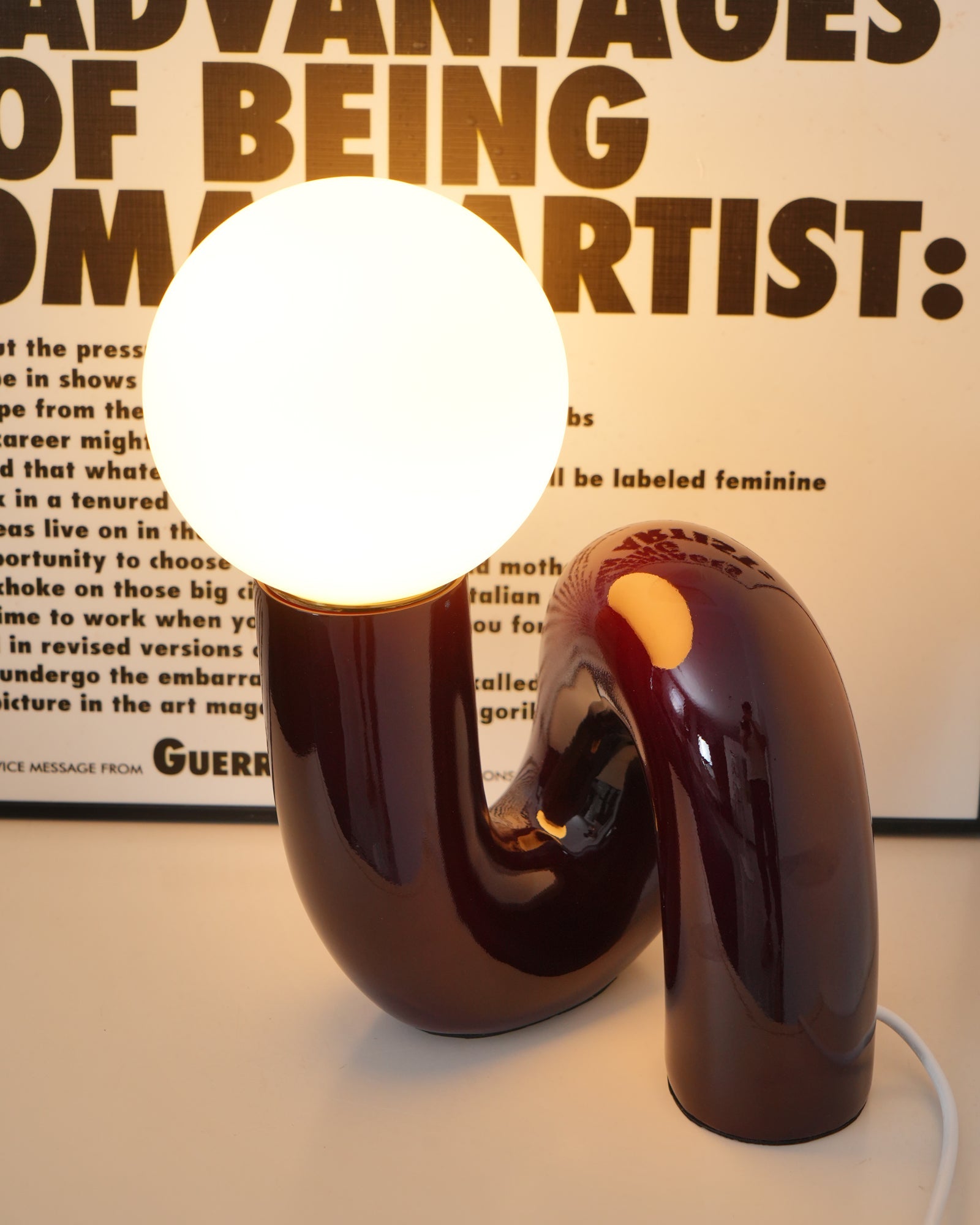 Spiral Glass Table Lamp Sculptural Resin Ribbon Shade Bedside Accent