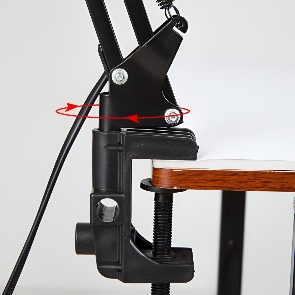 Roterende skrivebordslampe med klemme og dobbeltforbundet arm