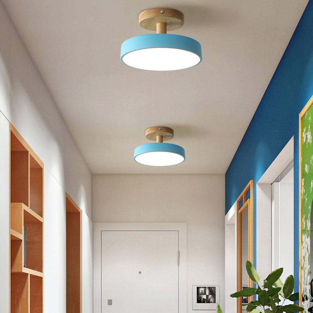 Rund LED loftlampe træ og metal delvist planforsænket
