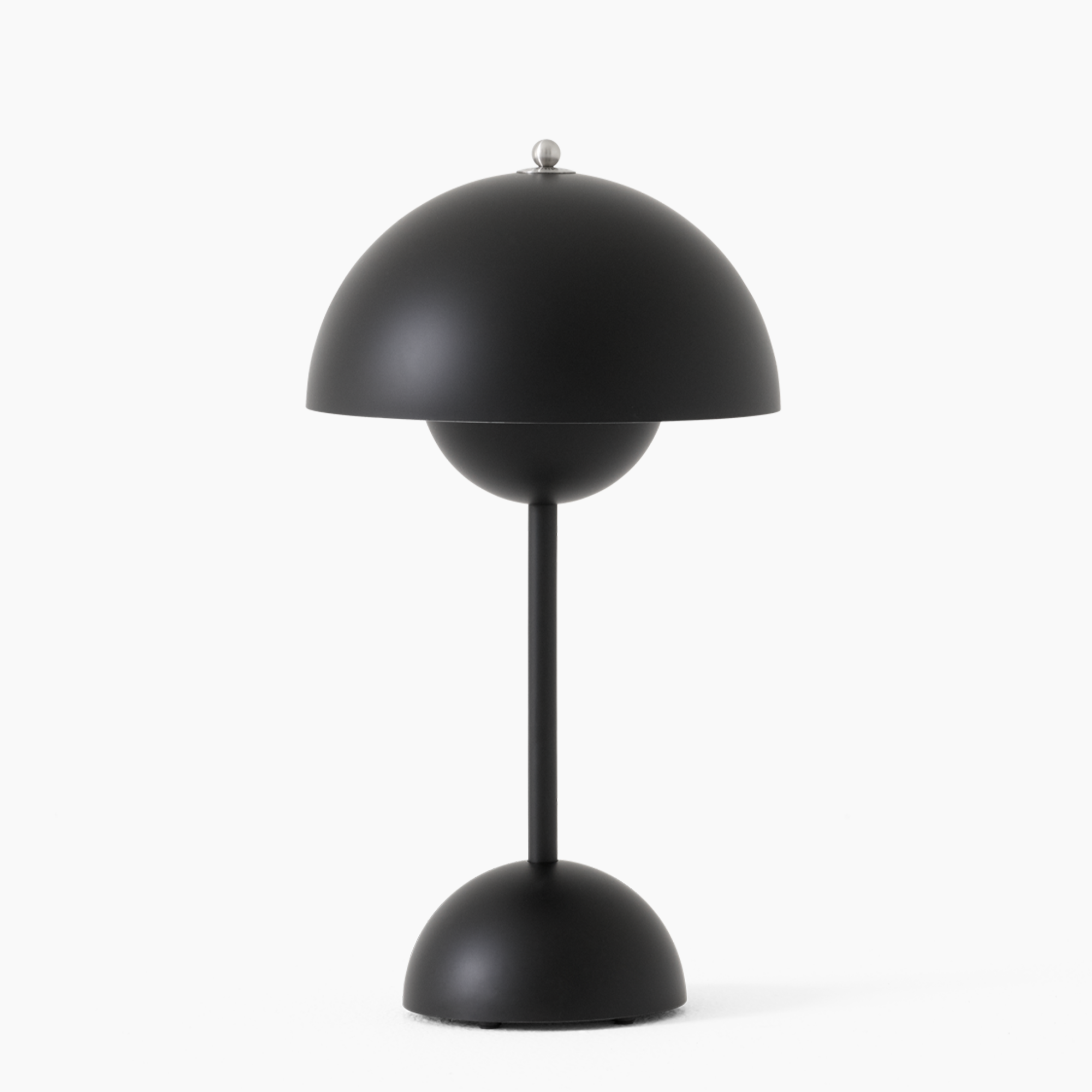 Trådløs bordlampe med kuppelskærm dæmpbar LED i retro skandinavisk design til stue eller soveværelse