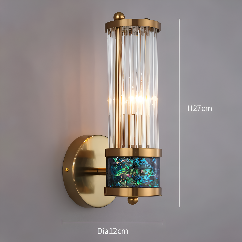 Væglampe med cylindrisk glasskærm og iriserende dekorativt bånd