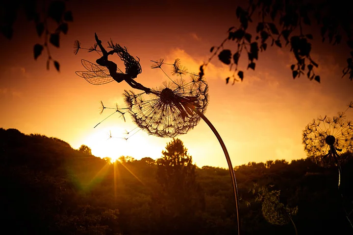 Fairy Garden Stakes Metal Dandelion Sculptures for Yard Decor